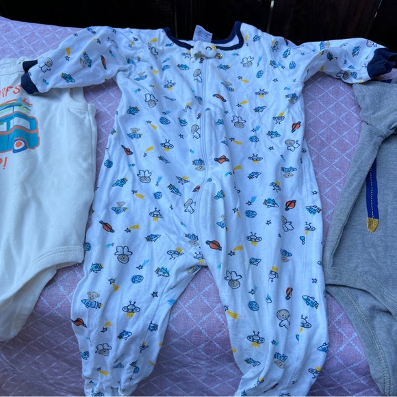 Baby onsie Lot 4 pieces : Box OW2: - Picture 5 of 9